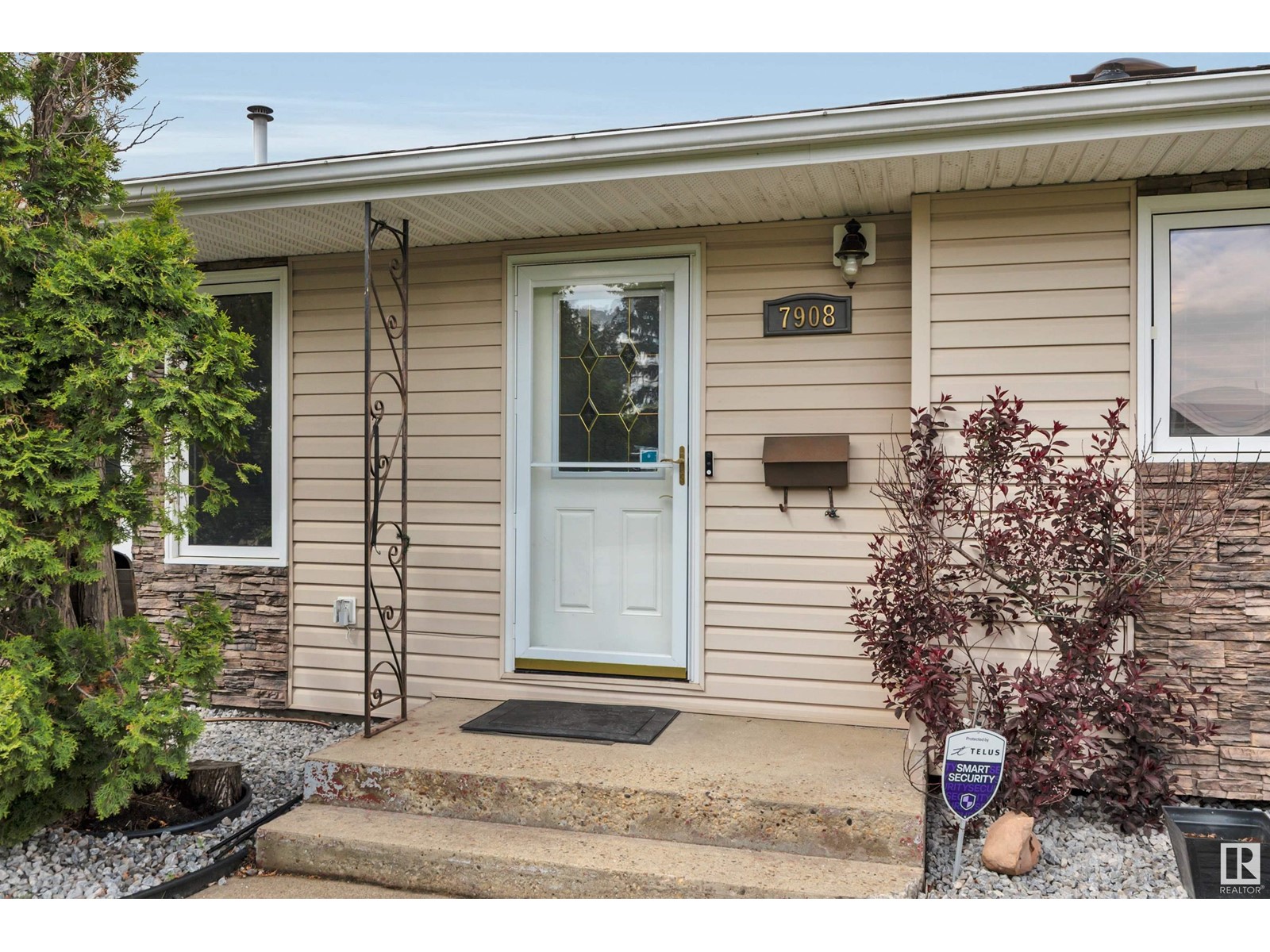 7908 158 ST NW