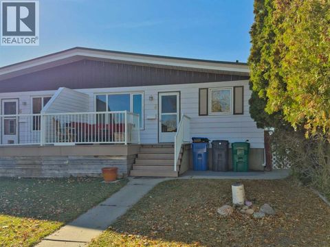 8 Cayuga Crescent W Lethbridge AB T1K5H5