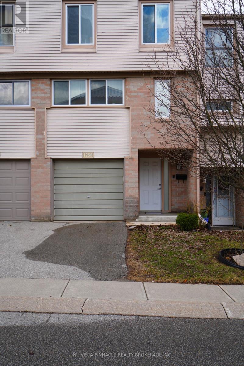 Photo 1 of 21 — 35 - 1258 LIMBERLOST ROAD Unit 35, London North (North I), ON N6G3A5