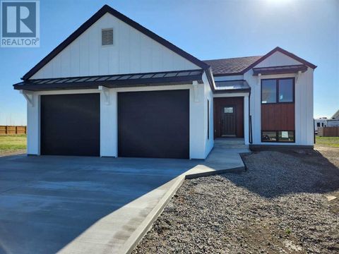3113 13 Street Coaldale AB T1M0E7