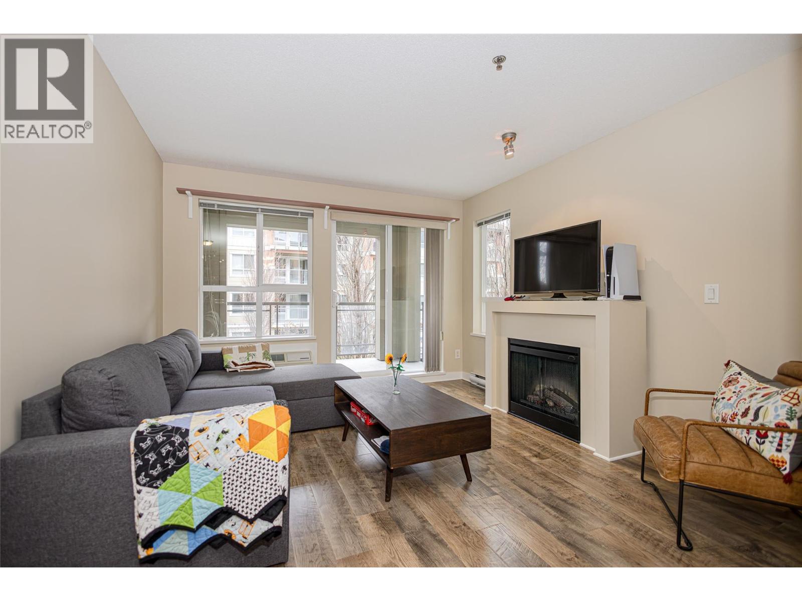 1093 Sunset Drive Unit# 203