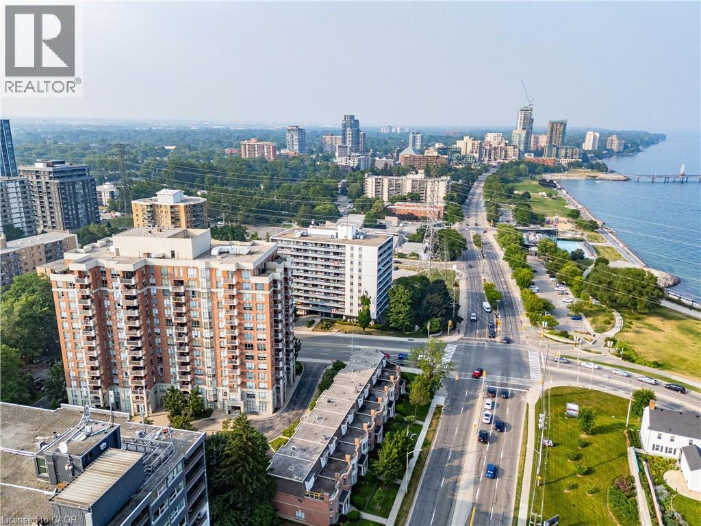 442 MAPLE Avenue Unit# 401