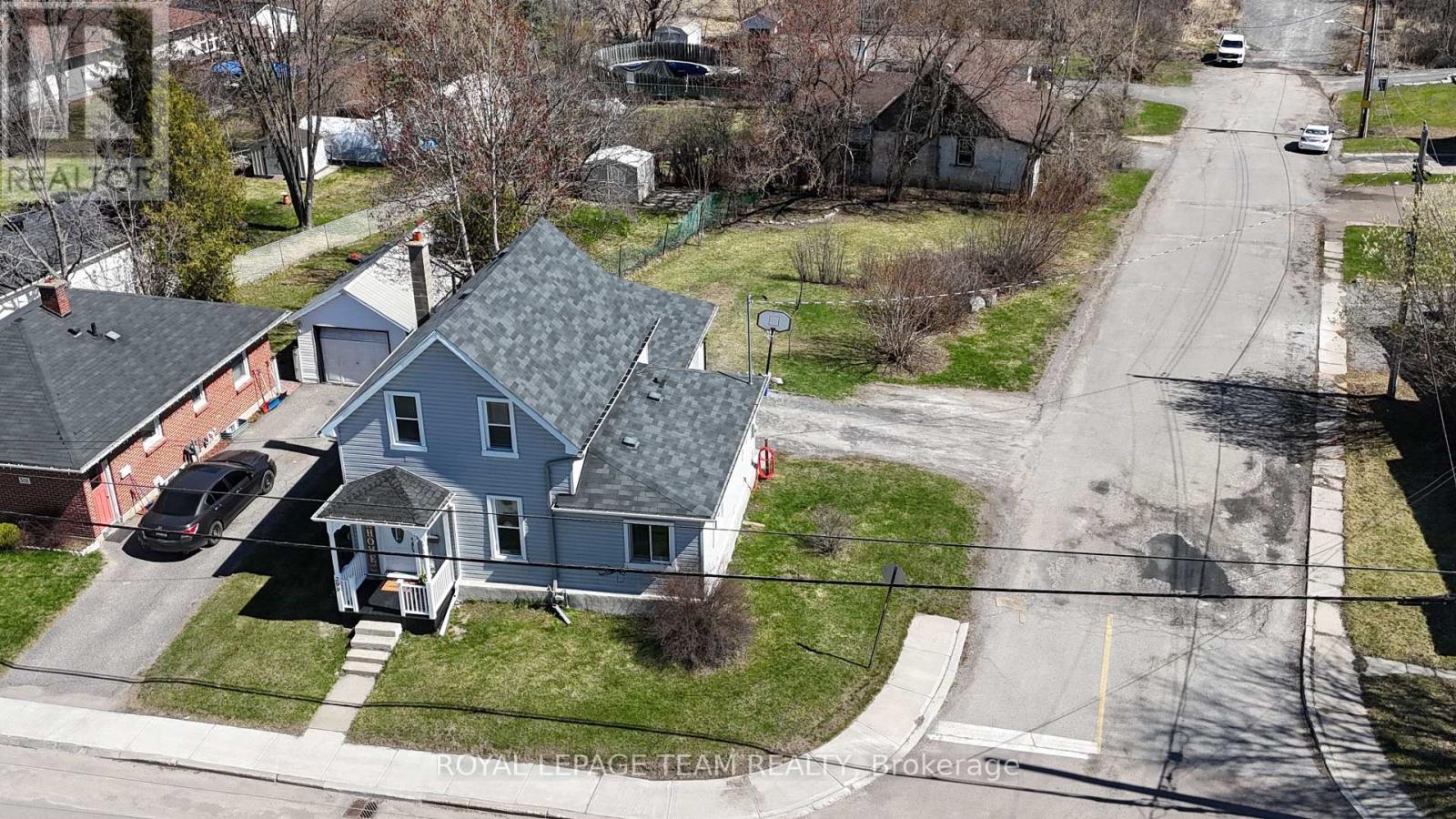 299 ELGIN STREET W