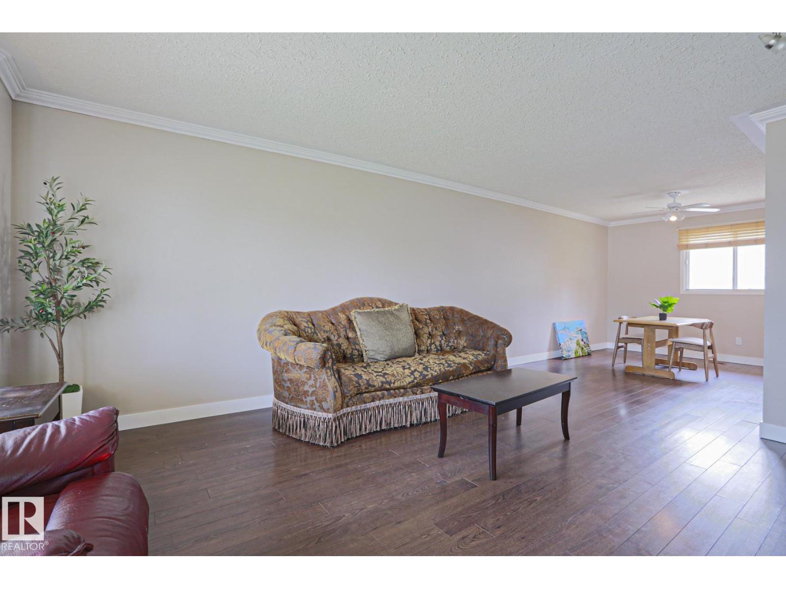 57 GARLAND CR