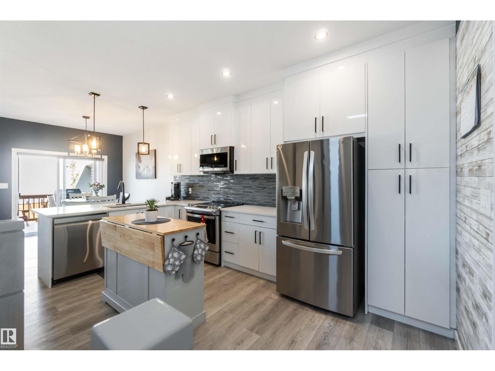 70 SPRINGBROOK WD