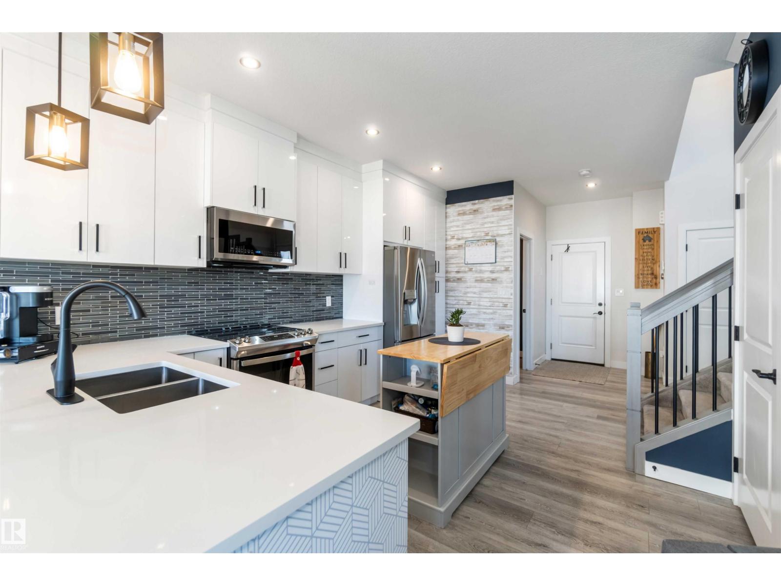 70 SPRINGBROOK WD