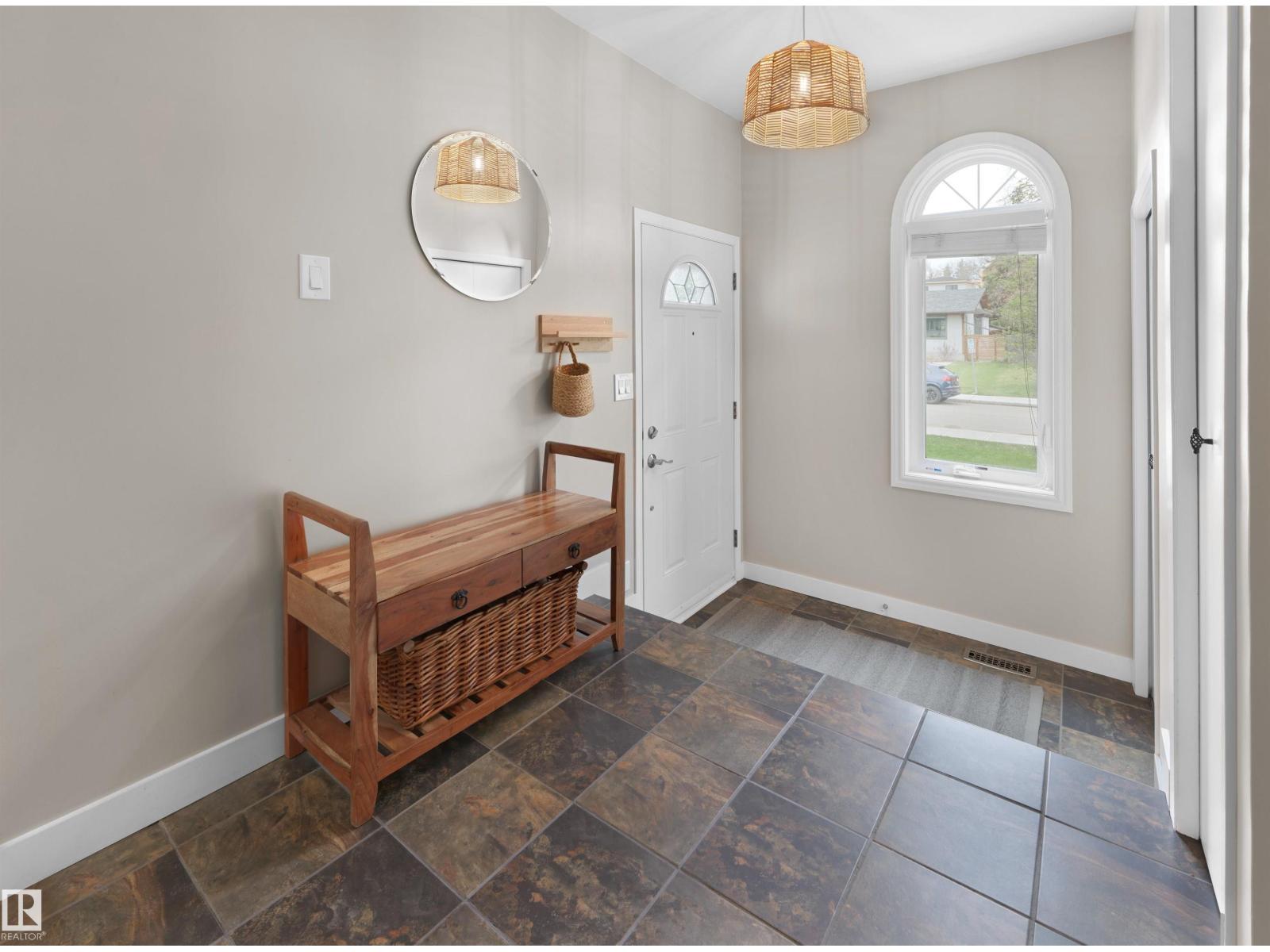 11635 72 AV NW