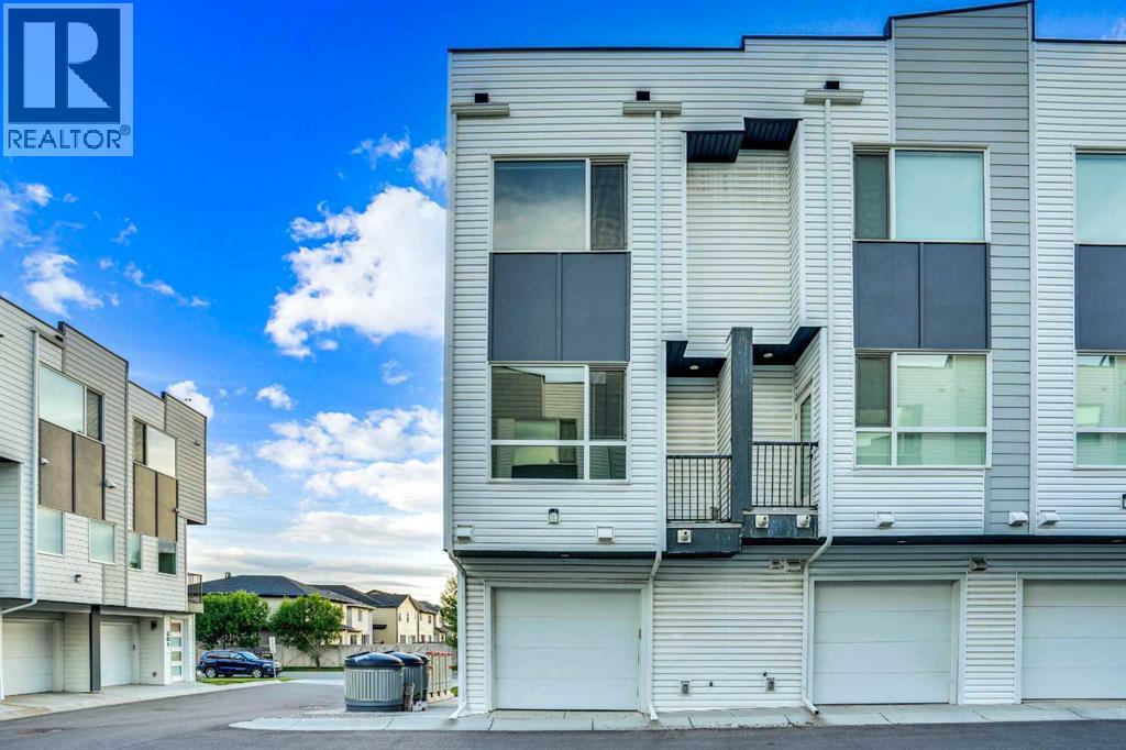 105 Panatella Square NW