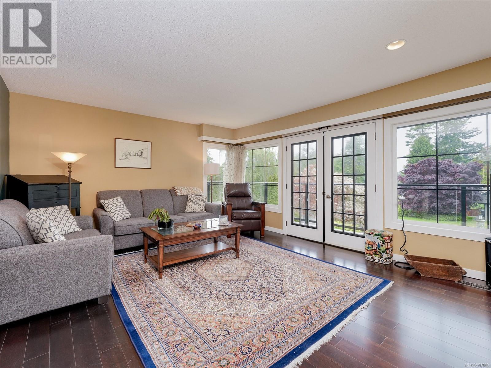 4590 Seawood Terr