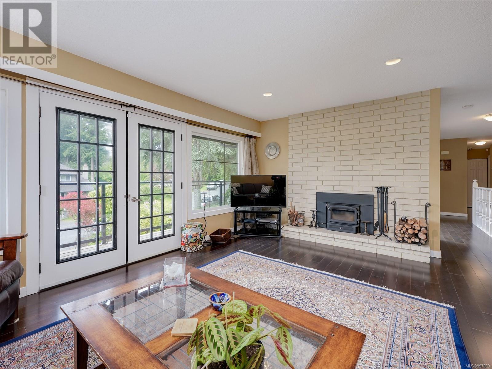 4590 Seawood Terr