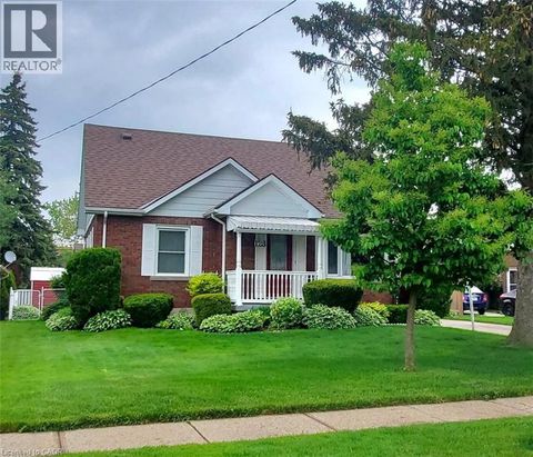 128 WOODS Street Stratford ON N5A1M4