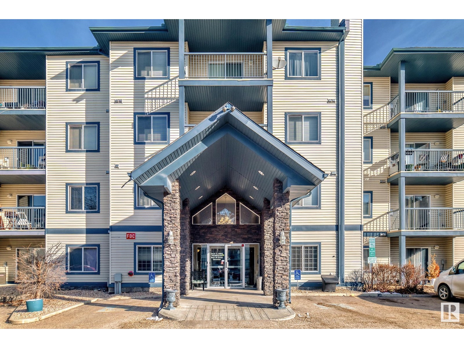 #339 16311 95 ST NW