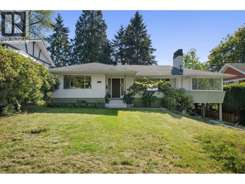 869 CLEMENTS AVENUE North Vancouver BC V7R2K6