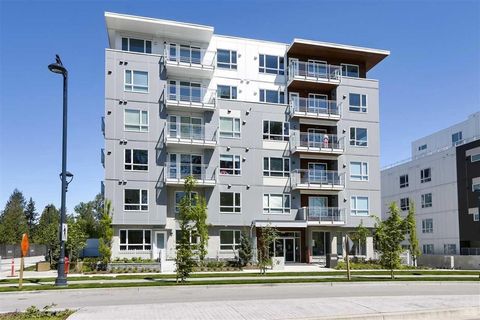 TH1 13963 105 BOULEVARD Surrey BC V3T0M9