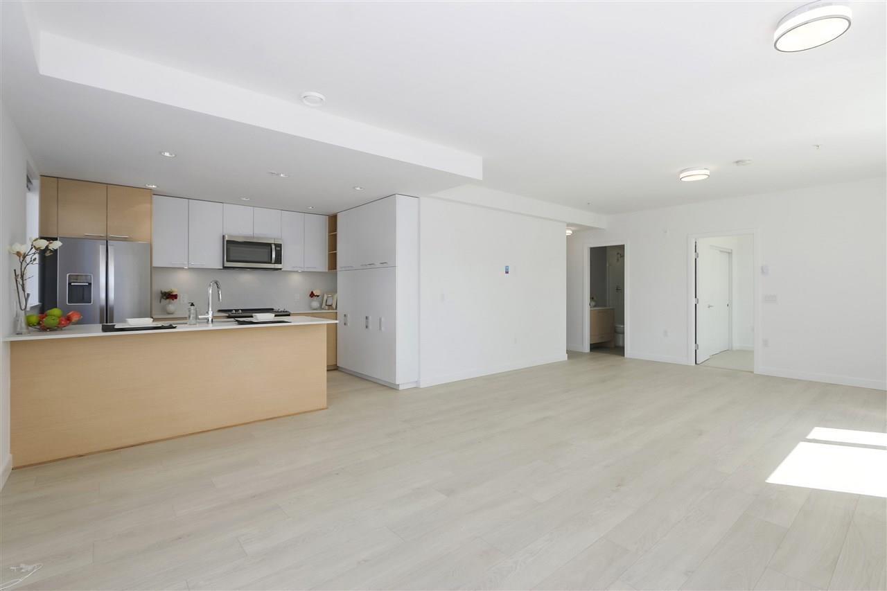 TH1 13963 105 BOULEVARD