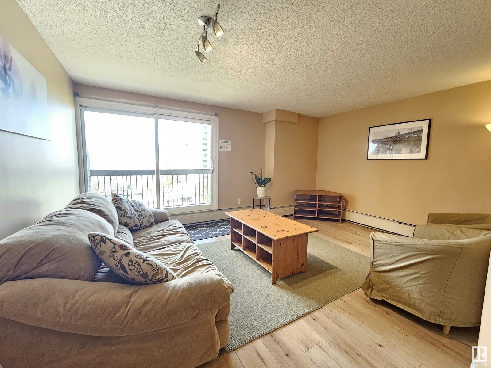 #908 9715 110 ST NW