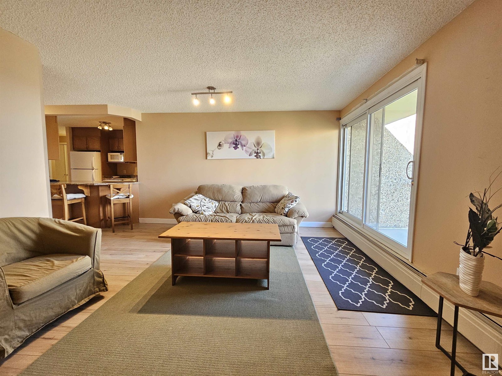 #908 9715 110 ST NW
