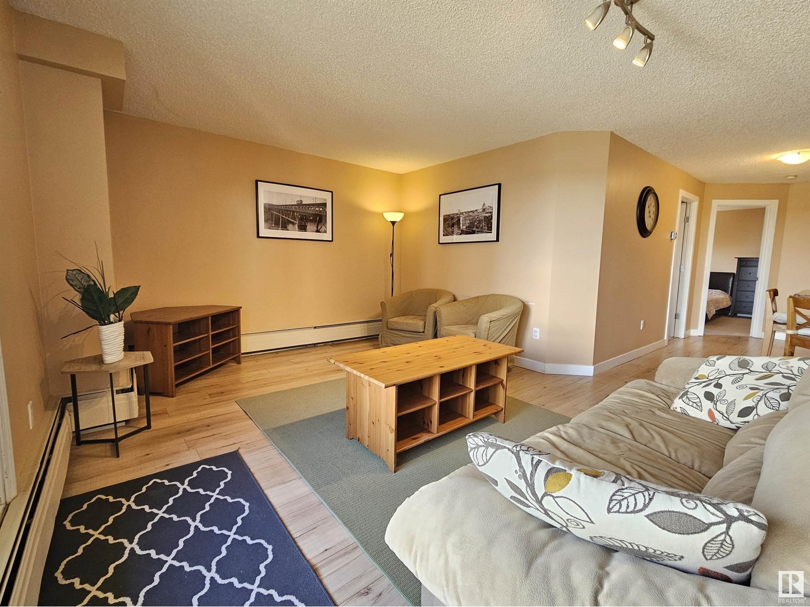 #908 9715 110 ST NW