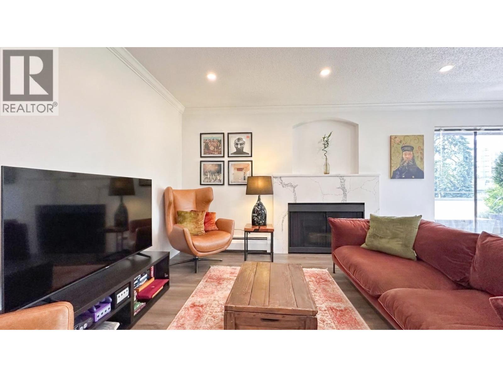 306 1250 W 12TH AVENUE