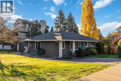 971 Marigold Rd Saanich BC V8Z4R9