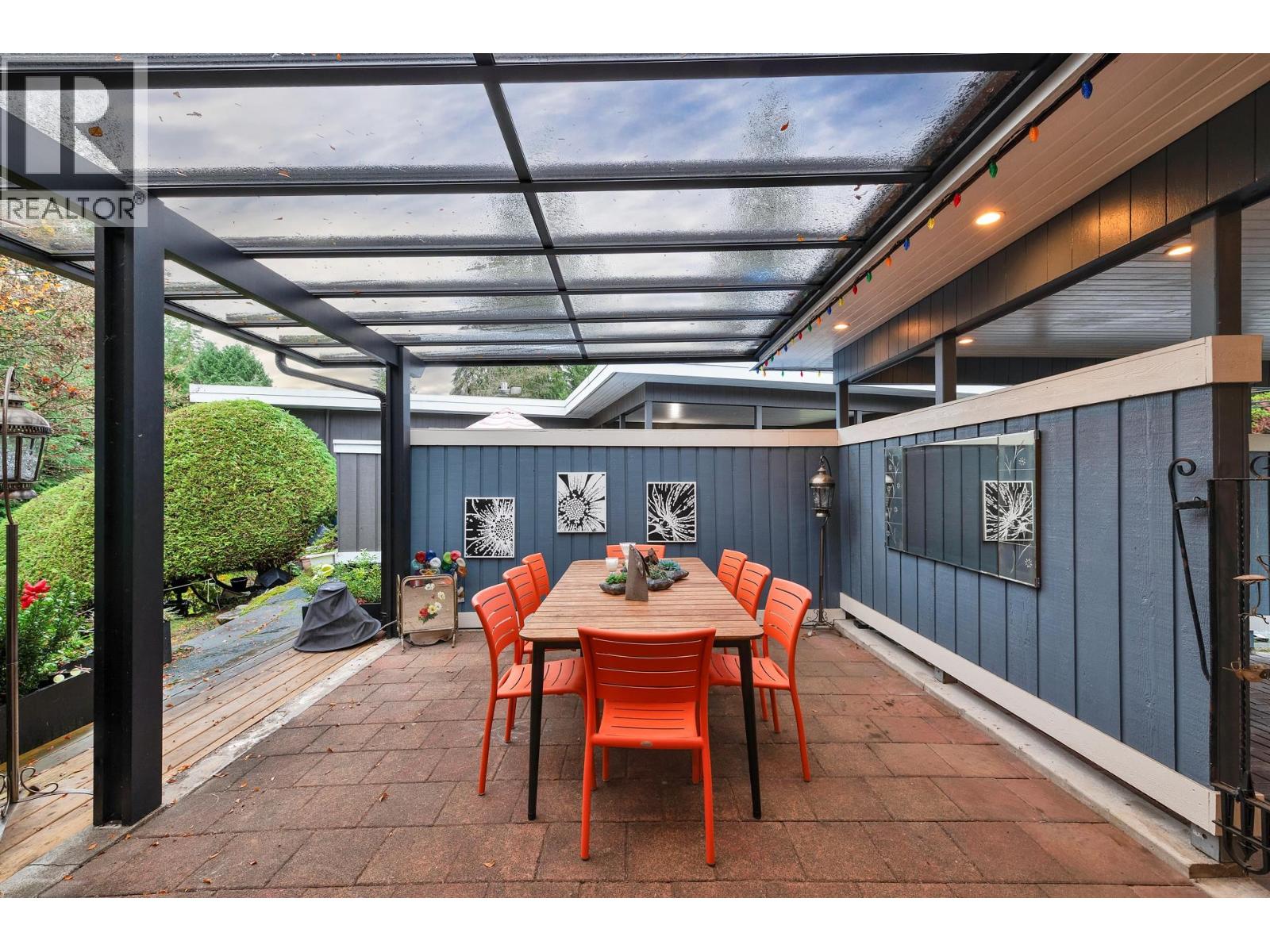 3669 EDGEMONT BOULEVARD