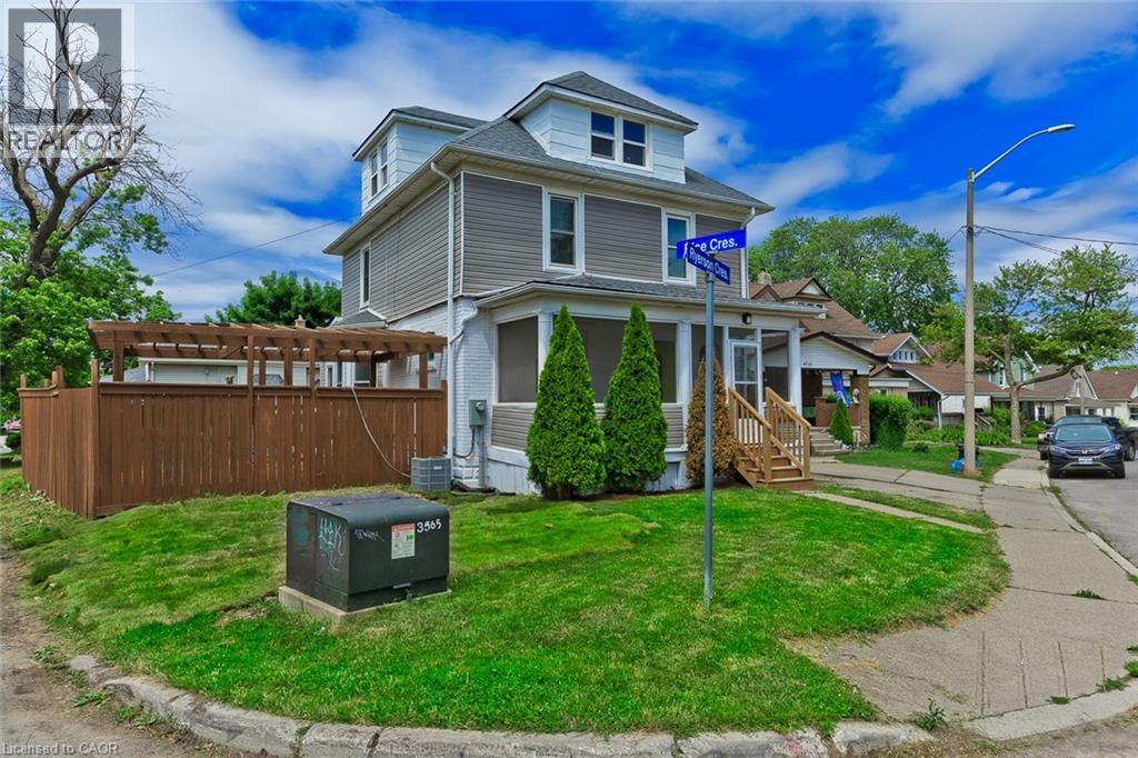 4743 RYERSON Crescent