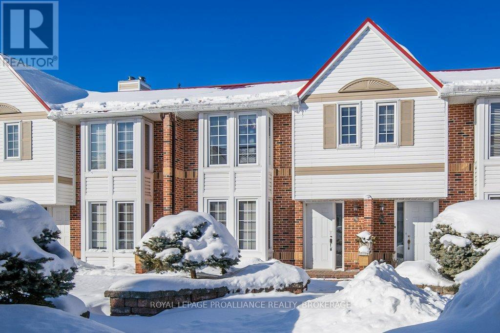 66 - 1 PLACE D'ARMES