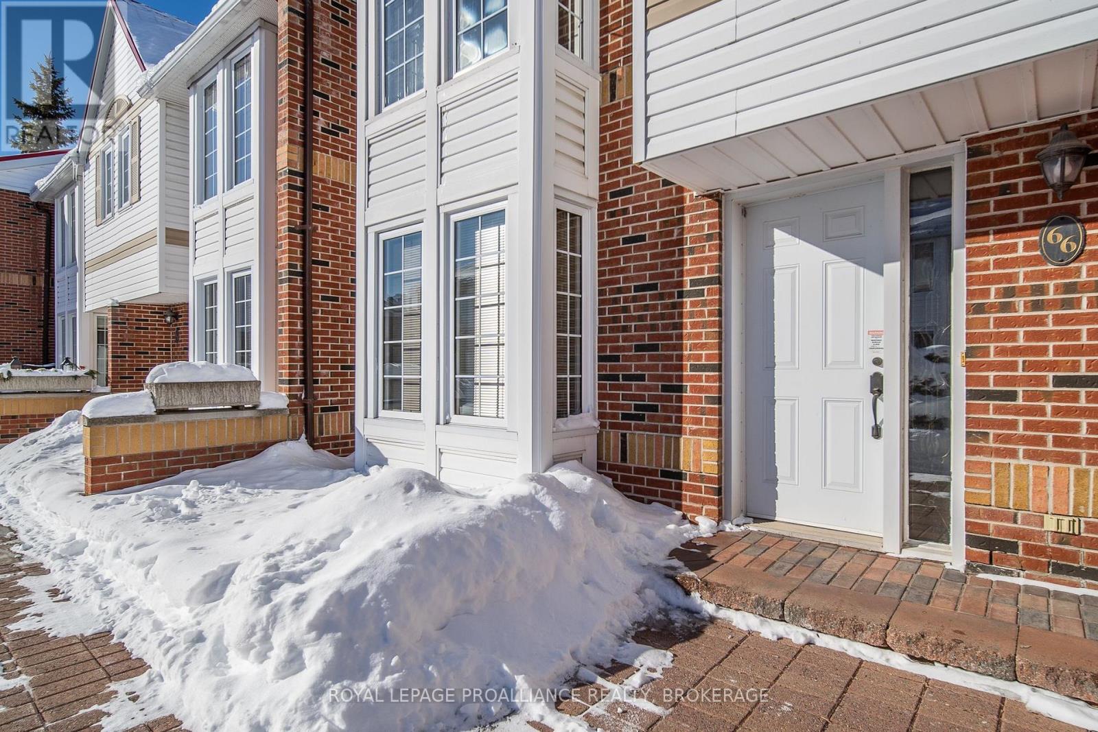 66 - 1 PLACE D'ARMES