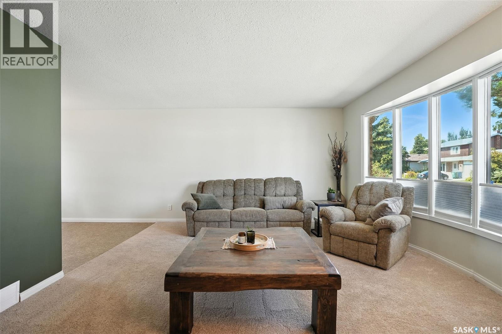 151 Roborecki CRESCENT