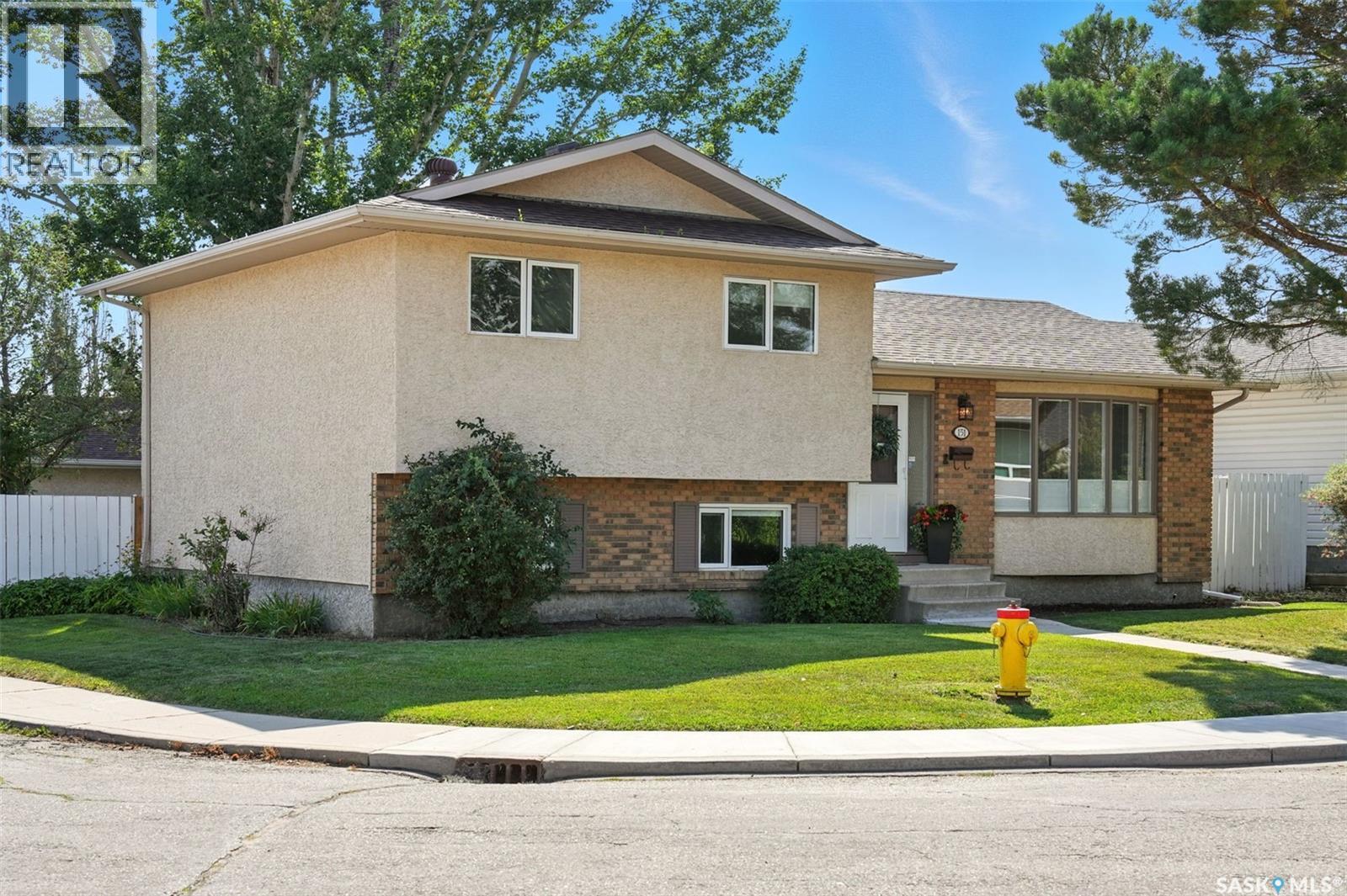 151 Roborecki CRESCENT