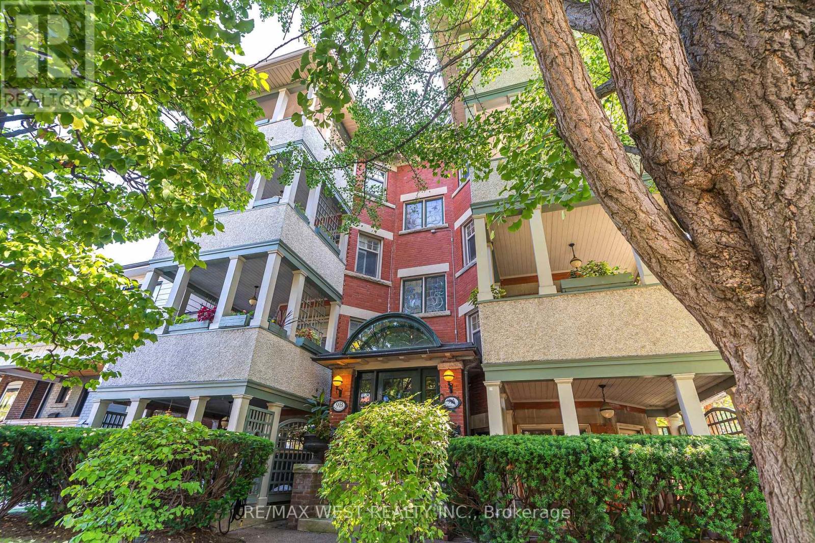9B HUMEWOOD DRIVE