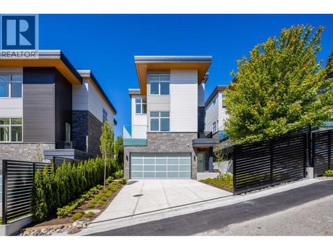 592 ARTHUR ERICKSON PLACE West Vancouver BC V7T1J1