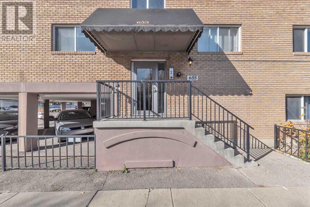 101, 655 Meredith Road NE