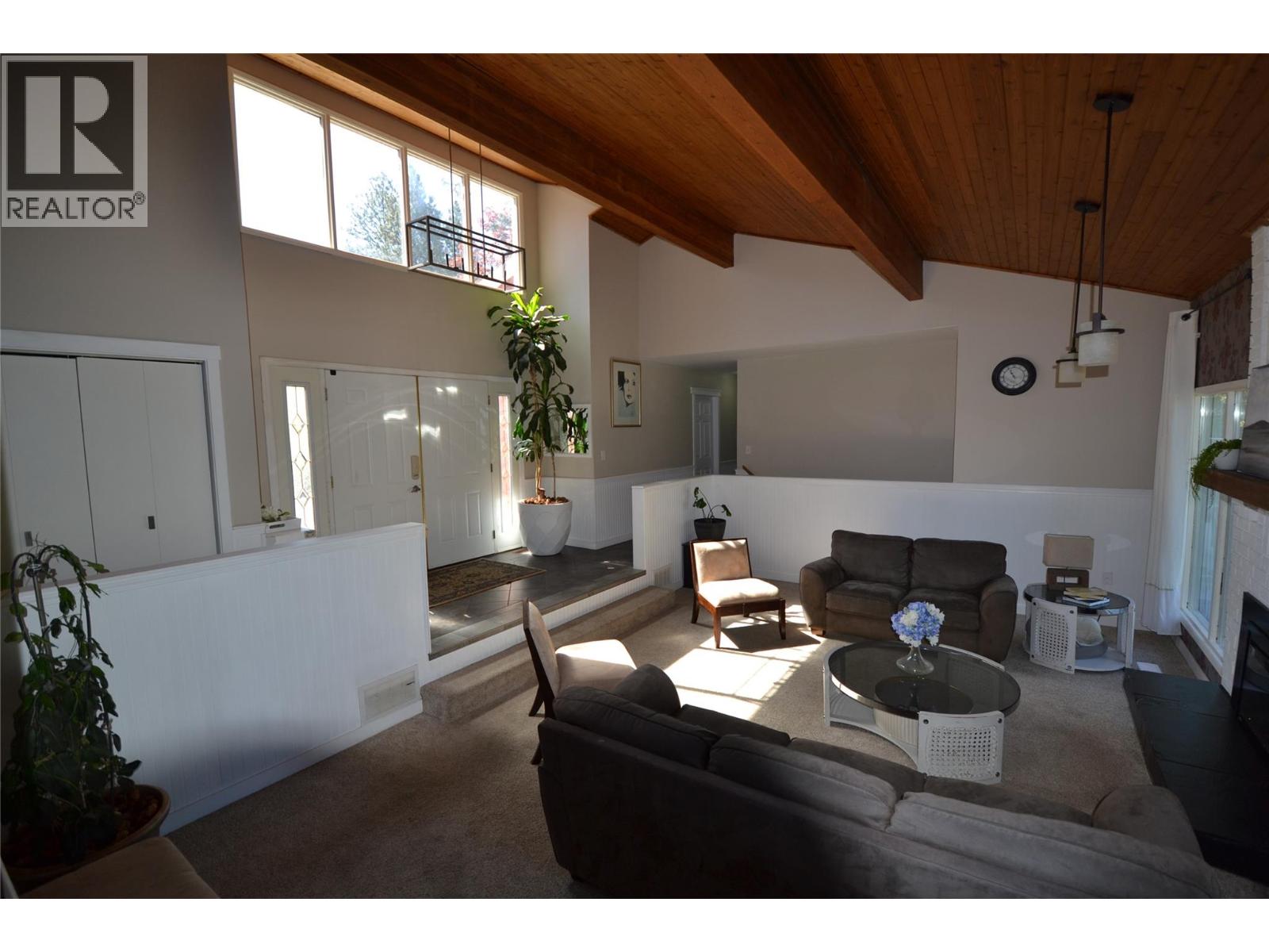 2172 Michelle Crescent