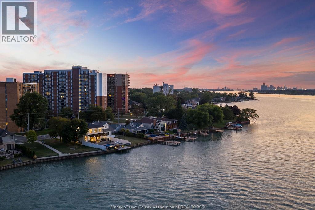 8720 RIVERSIDE DRIVE East