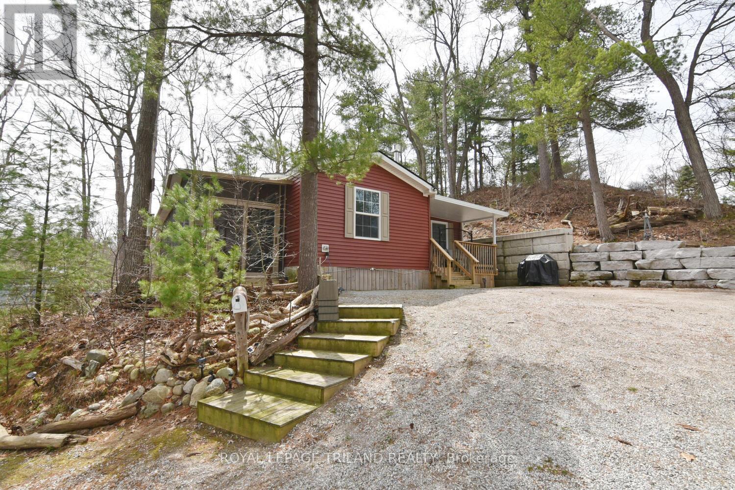 18 - 9826 NORTHVILLE CRESCENT