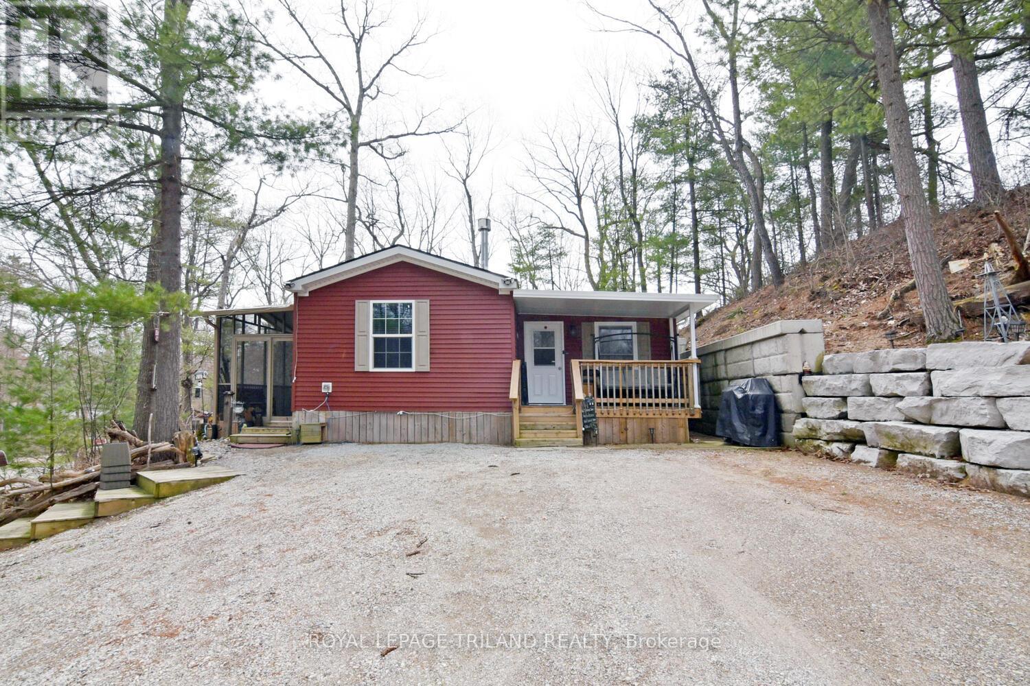 18 - 9826 NORTHVILLE CRESCENT