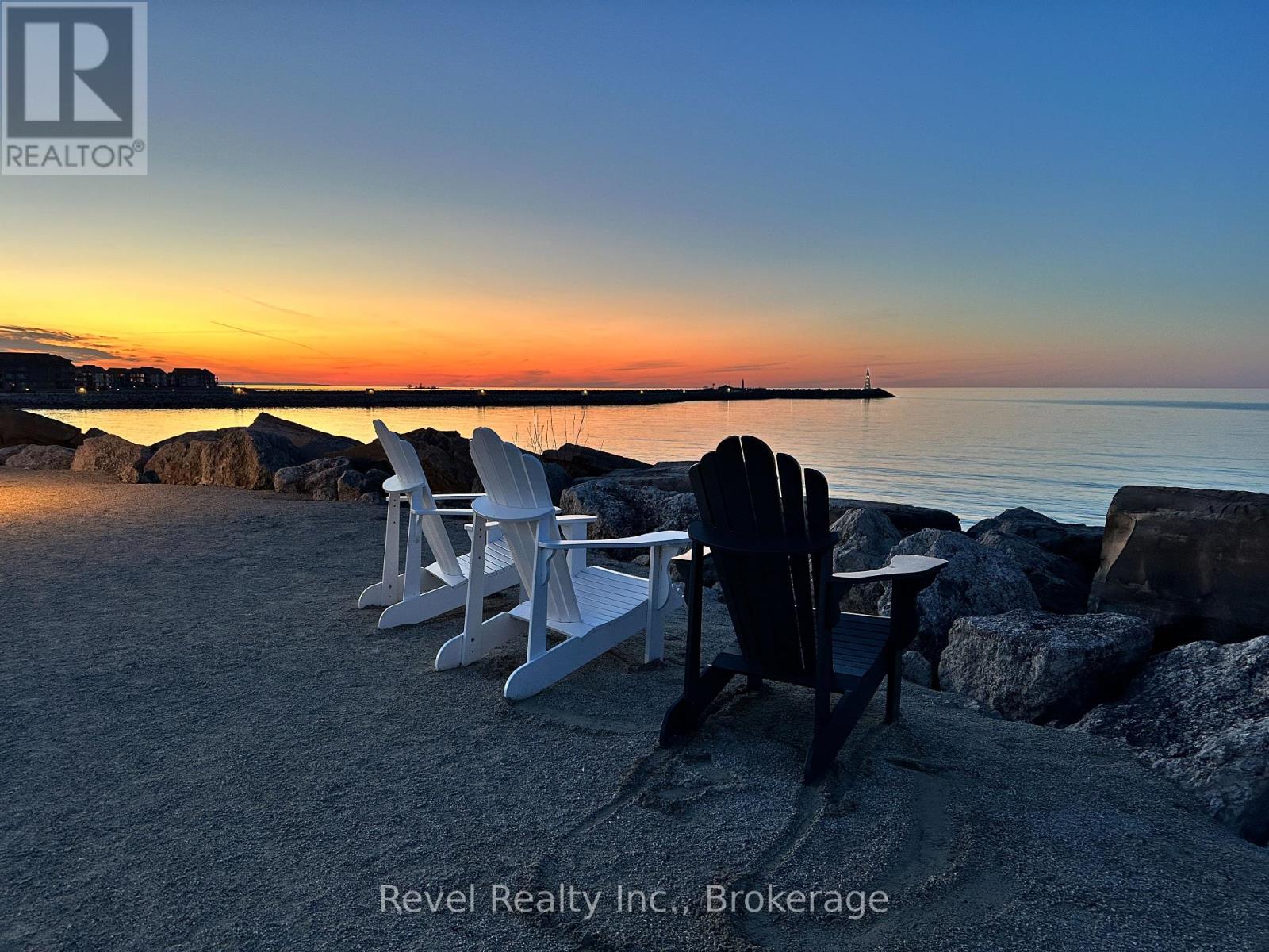 305 - 24 RAMBLINGS WAY