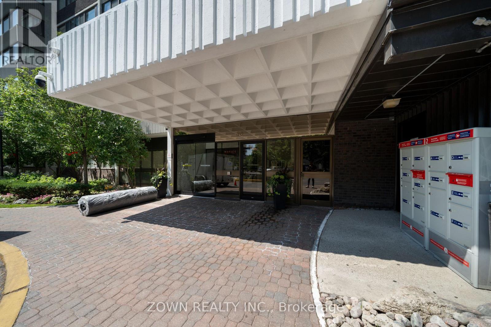 80 ANTIBES DRIVE