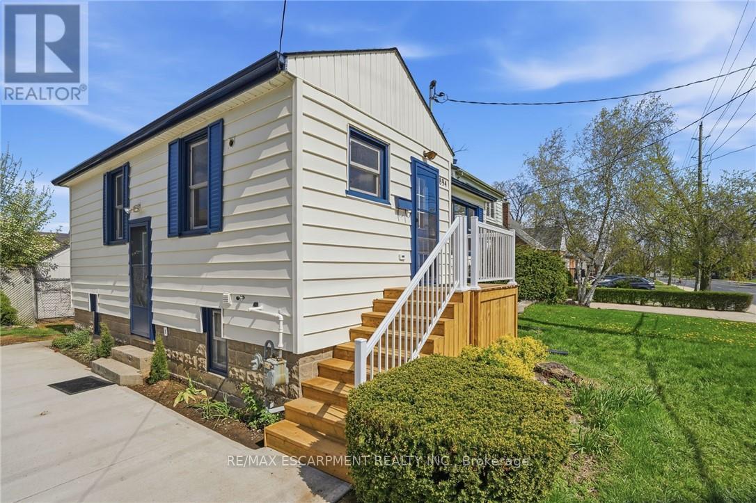 894 GARTH STREET