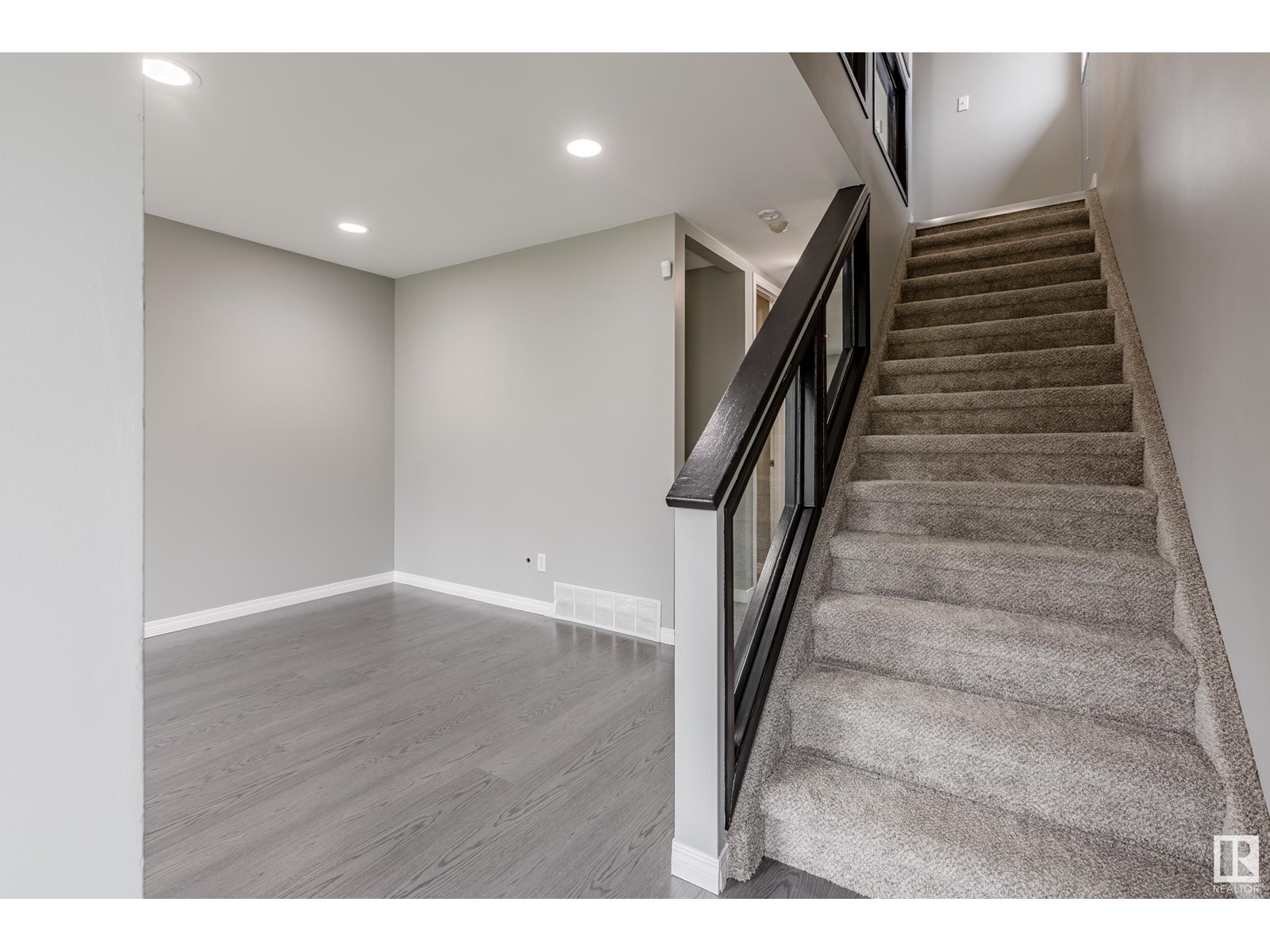 9808 107 ST