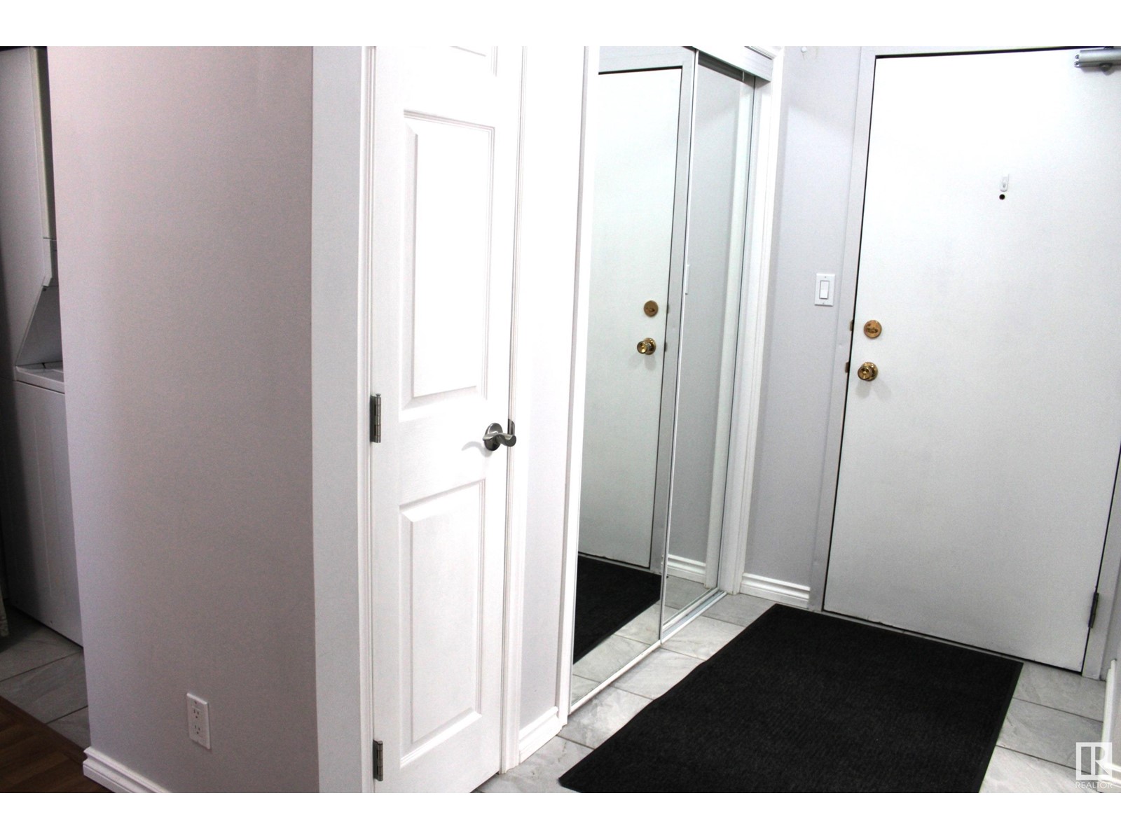 #107 10511 19 AV NW