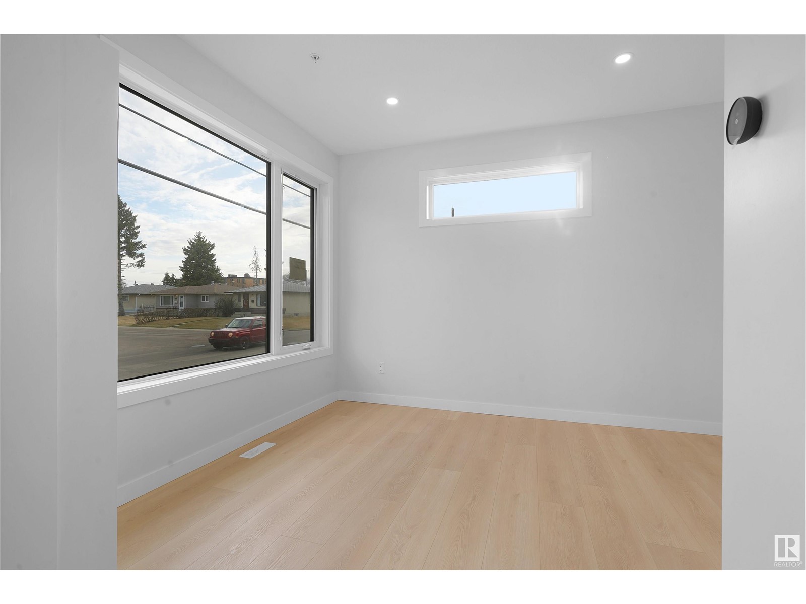 9842 155 St NW