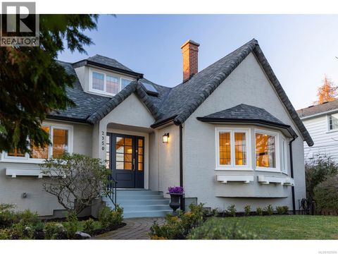 2350 Nottingham Rd Oak Bay BC V8R6C1