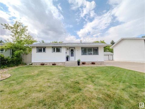 23 MORELAND RD Sherwood Park AB T8A0P4