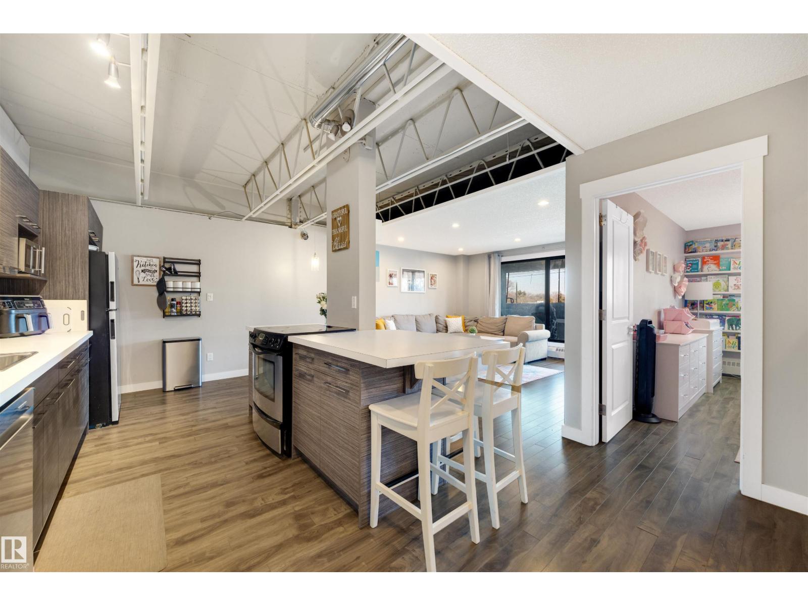 #310 5316 118 AV NW