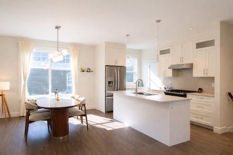 4 19483 74 AVENUE Surrey BC V4N6V7