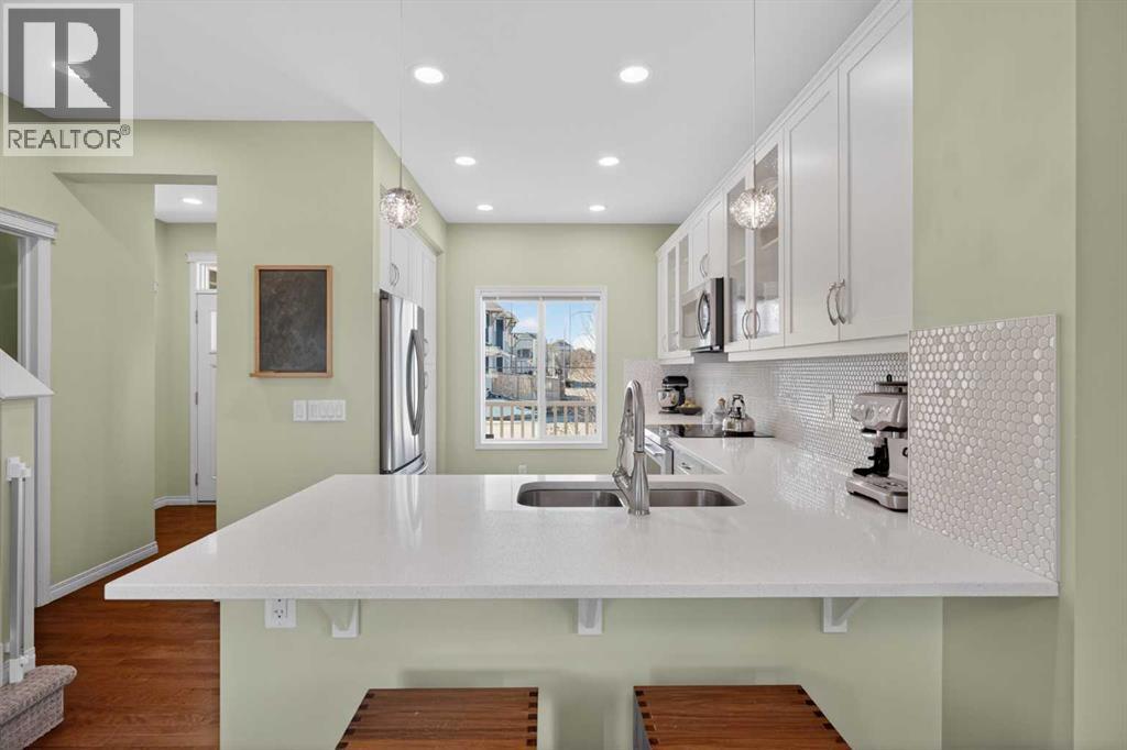 228 Mahogany Grove SE