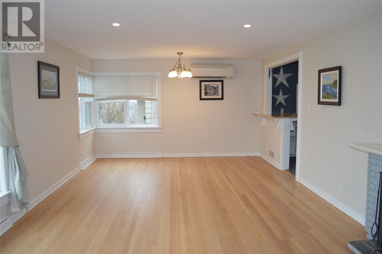 5 Logy Bay Road