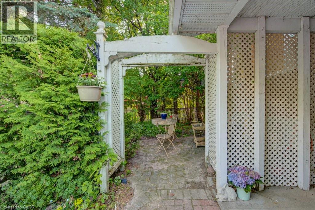60 MAYFIELD Avenue